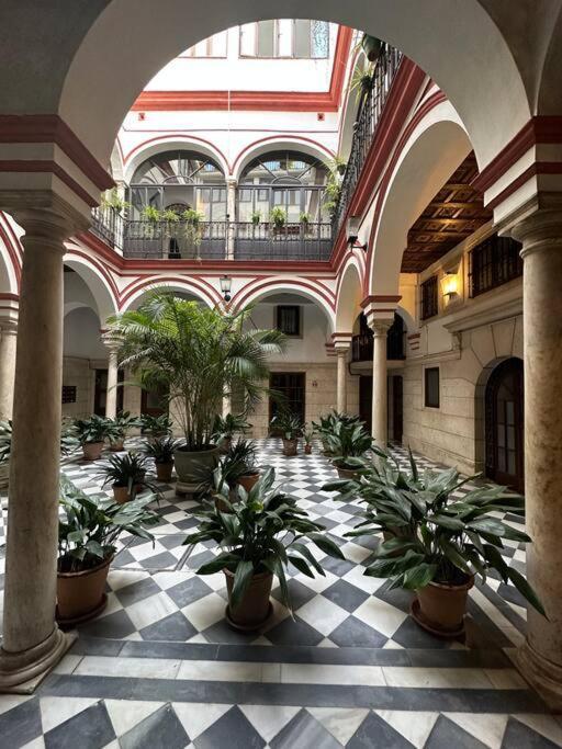 Apartamento Patio Sevillano Frente Catedral Экстерьер фото
