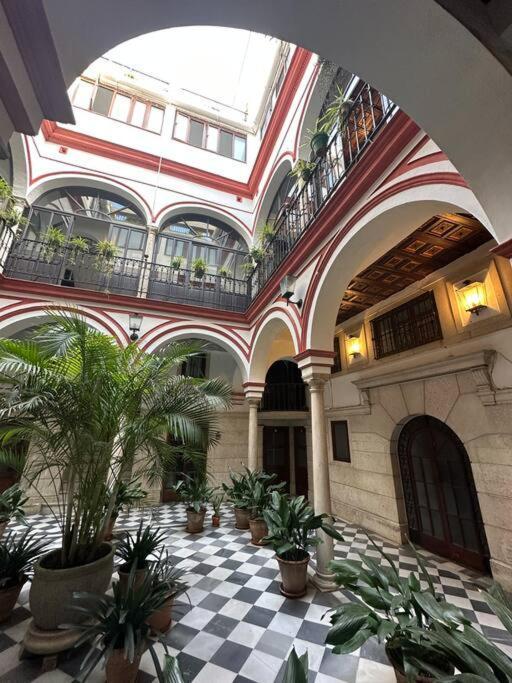 Apartamento Patio Sevillano Frente Catedral Экстерьер фото